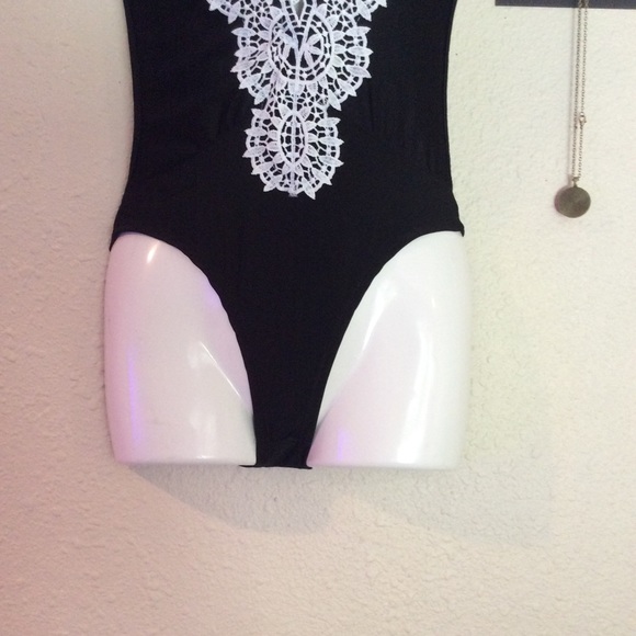 Very nice Lace top baiting suit  one piece - Picture 2 of 5